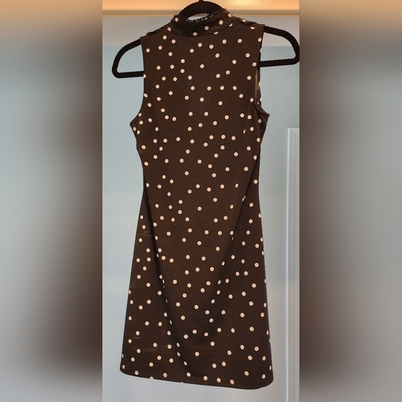 WHBM black & white polka dot v-neck dress with fun ruffles XS - Picture 2 of 4